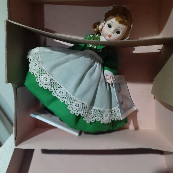 Madame Alexander 8" Dolls: Switzerland #594, Ireland #578 - Picture 2 of 4